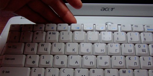 Как снять клавиатуру ноутбука