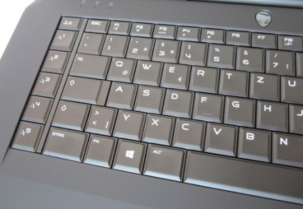 программируемые клавиши ноутбука Dell Alienwar 17 R3