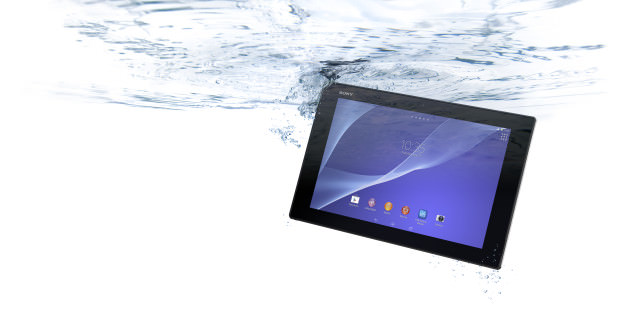 планшет Sony Xperia Tablet Z2 под водой
