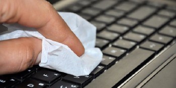 как почистить клавиатуру ноутбука в домашних условиях